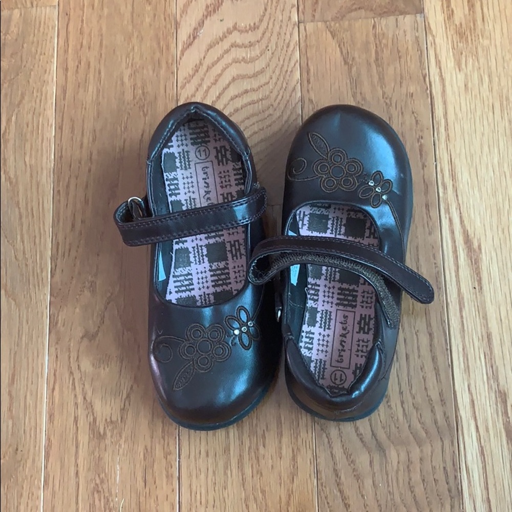 Dress shoes